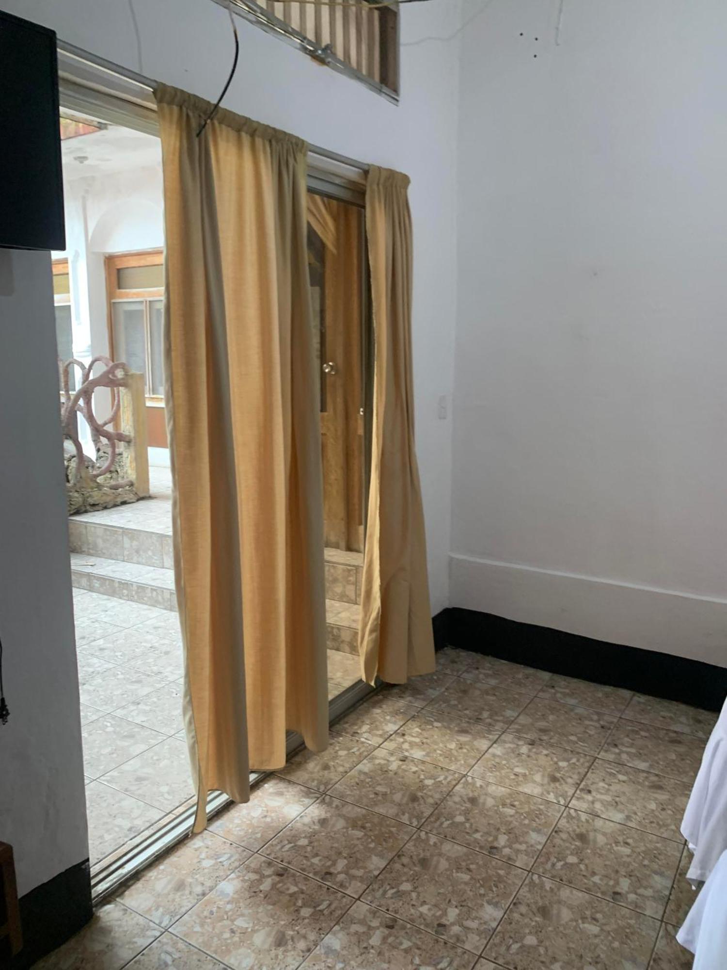 Hotel Aurora Flores Luaran gambar